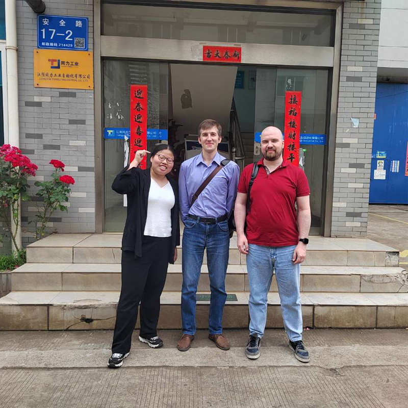 俄羅斯客戶(hù)來(lái)我司參觀試機(jī)